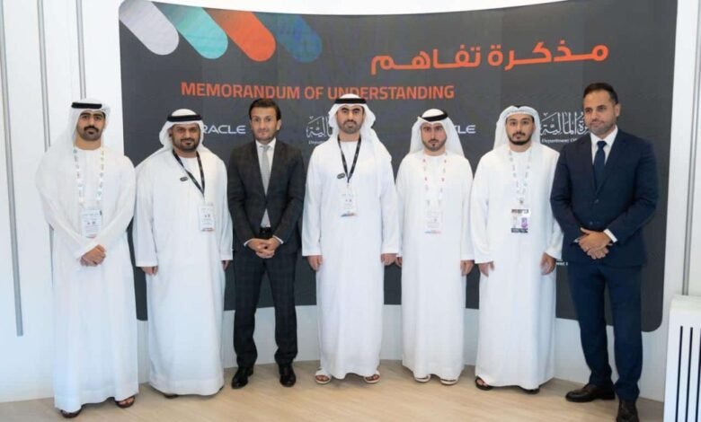 “مالية-عجمان”-توقع-مذكرة-تفاهم-مع-“أوراكل”-لدفع-عجلة-الابتكار-في-العمل-المالي-وتعزيز-جودة-الحياة-في-الإمارة