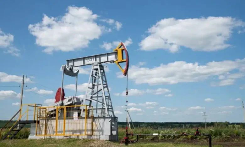 بوادر-“فائض”-عالمي-في-النفط:-شحنات-شرق-أوسطية-تبقى-بلا-مشترٍ-وأسعار-مربان-تفقد-زخمها