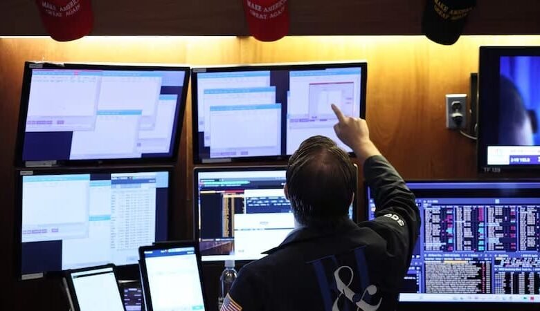 وول-ستريت-تهدأ-وآمال-خفض-أسعار-الفائدة-من-قبل-الاحتياطي-الفيدرالي-تتزايد