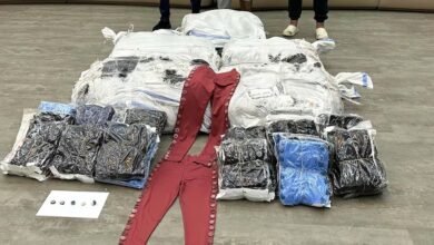 شرطة-دبي-تحبط-تهريب-90-ألف-حبة-كبتاجون-داخل-أزرار-ملابس