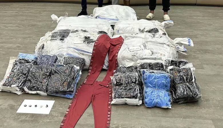 شرطة-دبي-تحبط-تهريب-90-ألف-حبة-كبتاجون-داخل-أزرار-ملابس