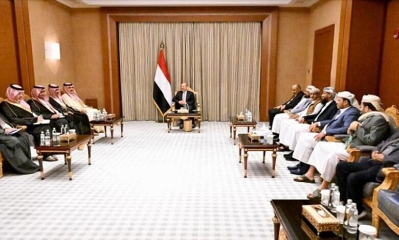  على-شفا-صدام-إقليمي:-السعودية-تحشد-20-ألف-مقاتل-على-حدود-اليمن-وتحذّر-حليف-الإمارات