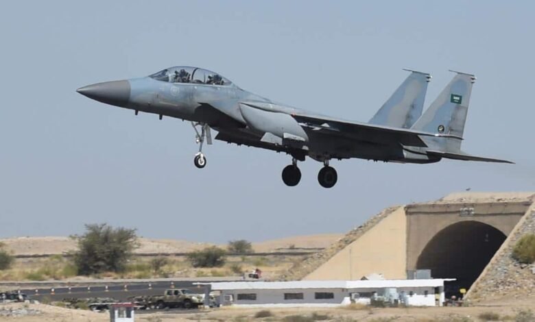  التحالف-السعودي-يعلن-استهداف-شحنة-أسلحة-قادمة-من-الإمارات-في-ميناء-يمني