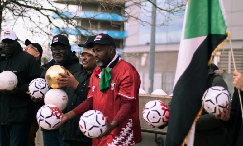  احتجاج-لافت-في-مانشستر-سيتي-على-صلة-مالك-النادي-الإماراتي-بحرب-السودان